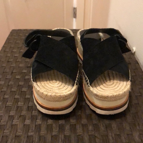 Marc Fisher LTD Glenna Platform Sandals - Picture 4 of 4